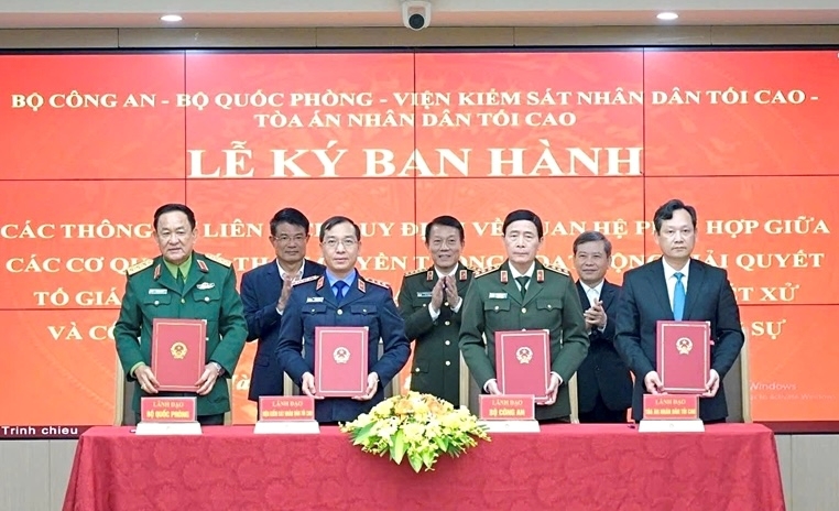 Quy định về phối hợp giữa các cơ quan tiến hành tố tụng trong điều tra, truy tố, xét xử vắng mặt bị can, bị cáo